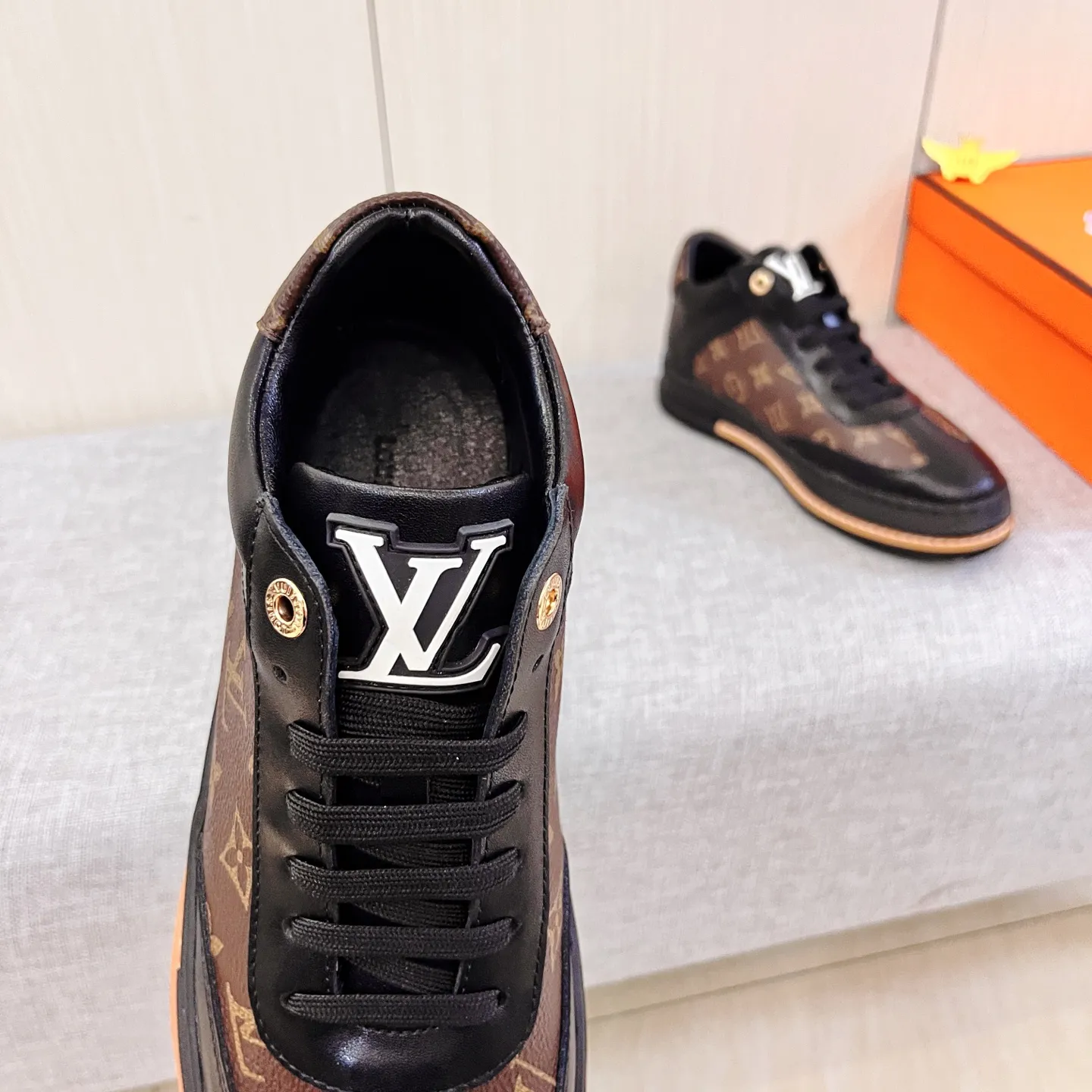 Men's shoes 💰 440 men's shoes 💰 [ LV ] 🔥 Louis Vuitton, high-end men's shoes brand official website 1:1 latest masterpiece: uppers are made of Italian imported first-layer cowhide with comfortable and breathable lining ➕ original non-slip and wear-resistant outsole 🔥, making walking more convenient and comfortable! An exclusive new model, a stunning work, a beautiful 1:1 replica [color] compared to the official quality! Create a fashionable personality to set off your uniqueness! A must-have for trendy men! Classic 🔥Size: 38-44 Color: 🔥 2⃣️colors available🔥.